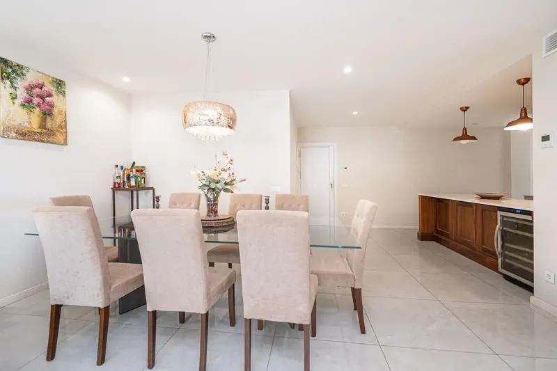 Reformed 3-bedroom apartment with terrace in Santa Catalina — photo 8