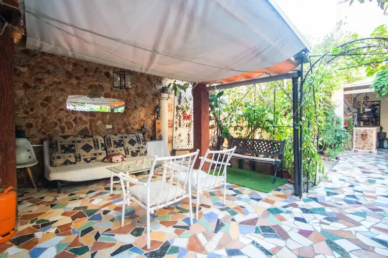 This enormous house in the Molinar neighborhood of Platja de Palma is an impressive property characterized by its generous dimensions and its — photo 5