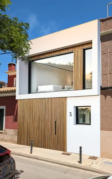 Traditional House with Rooftop Terrace offering lots of Possibilities in Prime Molinar Location — photo 1