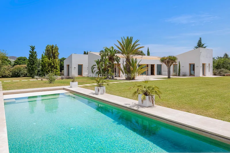 Contemporary country house with stunning mountain views for sale in Pollensa, North Mallorca — photo 1