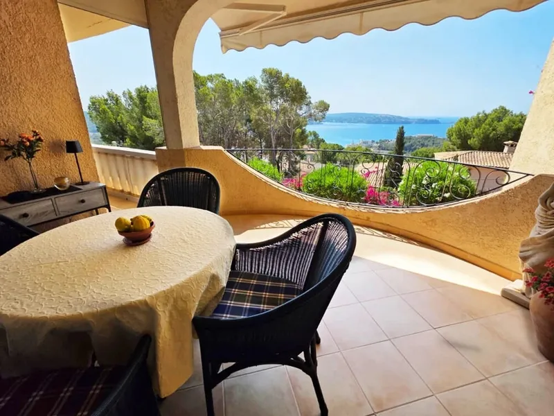 Exclusive sea view apartment with large terrace in Monte Esmeralda — photo 1