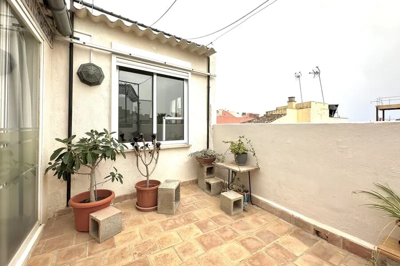 Apartment in the second line from the sea in Portixol — photo 1