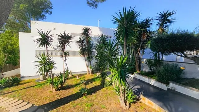 Villa for sale in Cala Blava, Llucmajor, Mallorca — photo 1