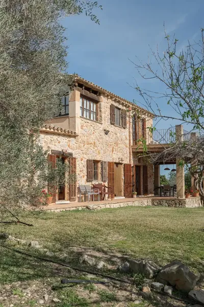 This magnificent finca is located between the charming villages of Sant Joan and Petra, two traditional Mallorcan towns — photo 6
