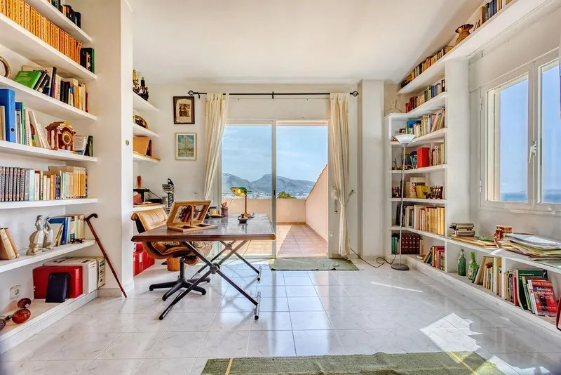 Exclusive: Family villa with sea views in the coveted Puerto de Pollensa — photo 4