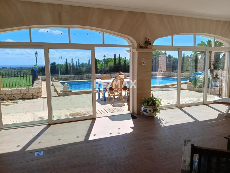Detached Villa — photo 10