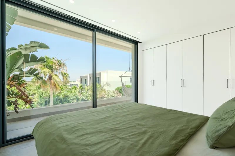 Luxury villa with sea views — photo 11