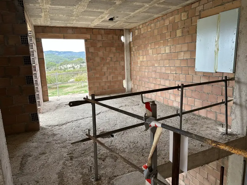 Se vende casa independiente actualmente en construcción, aproximadamente un 40 % ejecutada, en Calvià. — photo 10