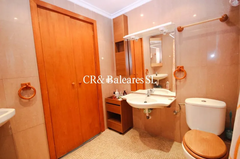 Great front-line to sea apartment — photo 11
