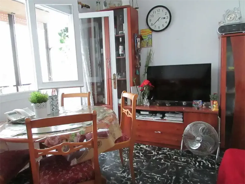 ABSTERNERSE INMOBILIARIAS. GRACIAS. Se vende piso de 85 m2 que consta de 3 habitaciones, 1 salon, 1 cocina, 1 baño, 1 trastero, 1 coladuria, — photo 3