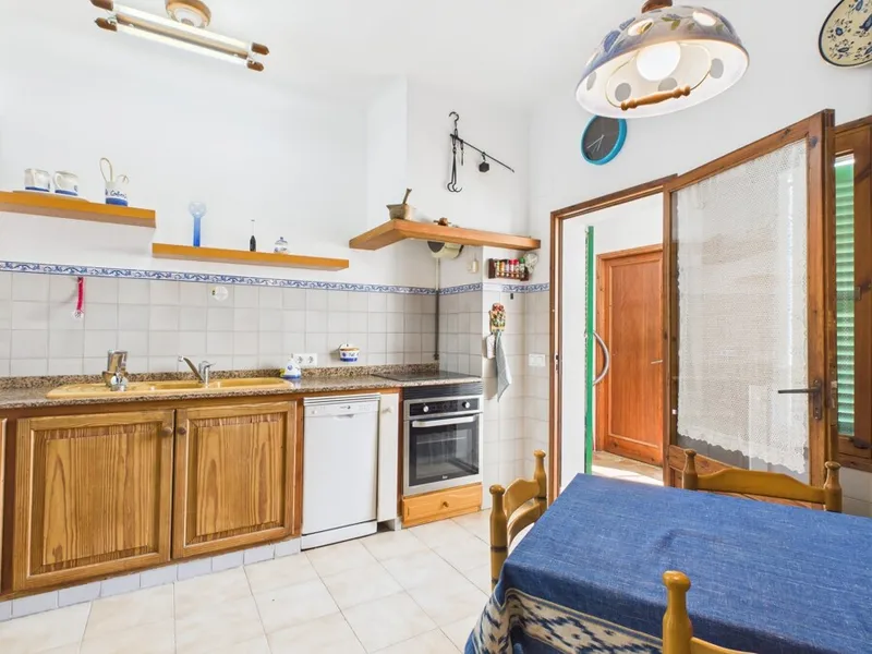 Two-Bedroom Apartment with Character in the City Centre - Temporary Contract — photo 11