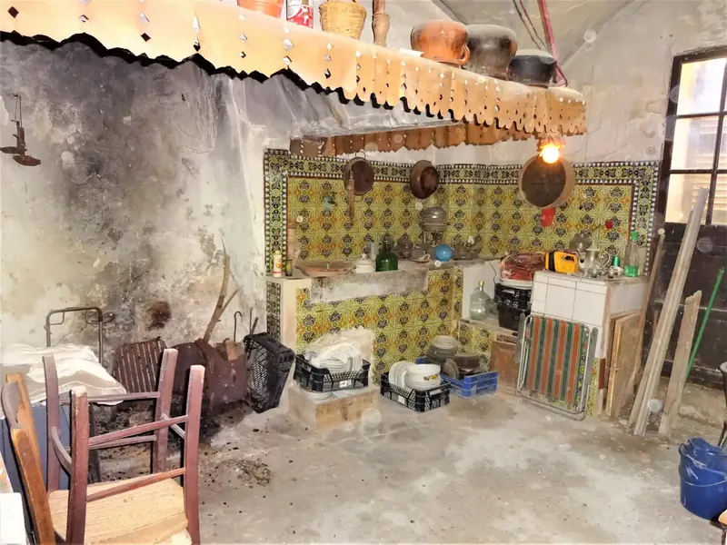 Exceptional manor house in Muro dating from 1919, distributed over 3 floors. It consists of entrance hall, living-dining room with arch — photo 12
