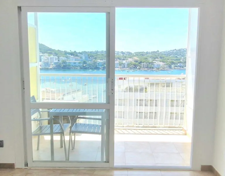 Seaview apartment with a terrace, second to the beach — photo 10