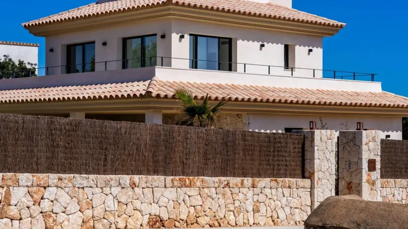 New build villa in Cala Llombards – with sea views and clear architecture near the beach — photo 5