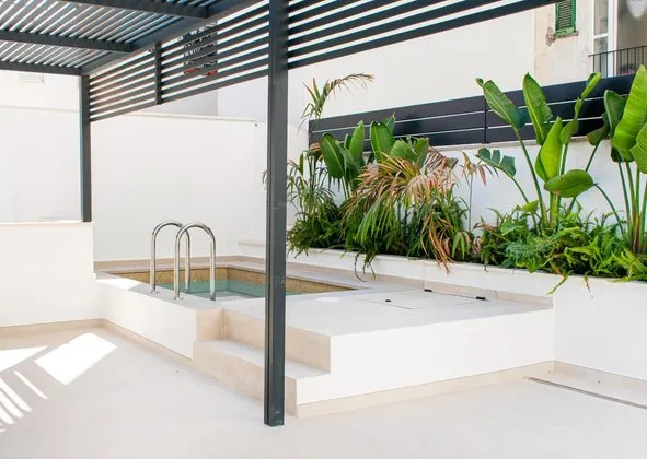Detached house in Calle Nuredduna, Pere Garau, Palma de Mallorca — photo 1