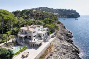 Unique villa in finca style with private sea access and tennis court in Puerto de Andratx — photo 1