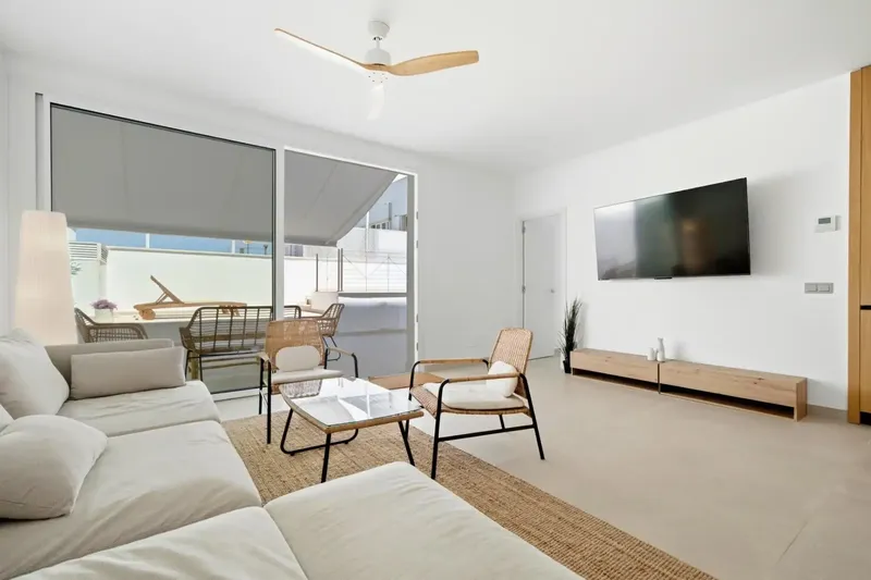 Discover this spectacular high-end ground floor apartment located in the prestigious area of Colònia de Sant Jordi — photo 5