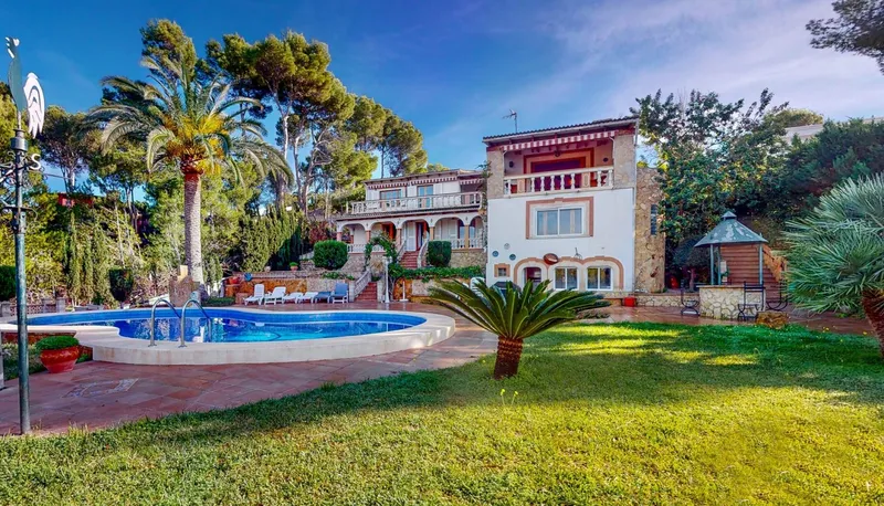 Villa with sea views in Calvià — photo 2