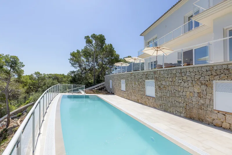 Luxurious villa with private sea access in Torrenova, Ma... — photo 2