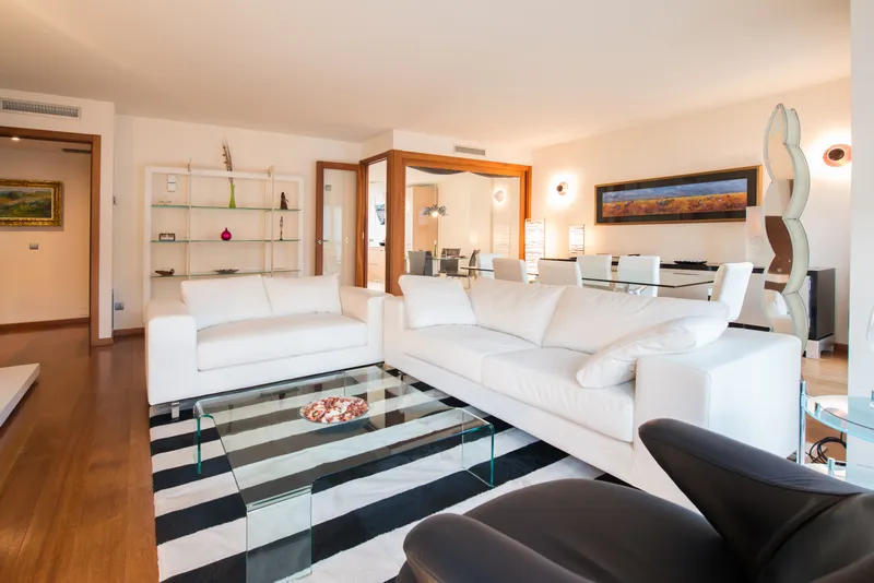 Palma de Mallorca old town: luxury new-build apartment on the Rambla — photo 1