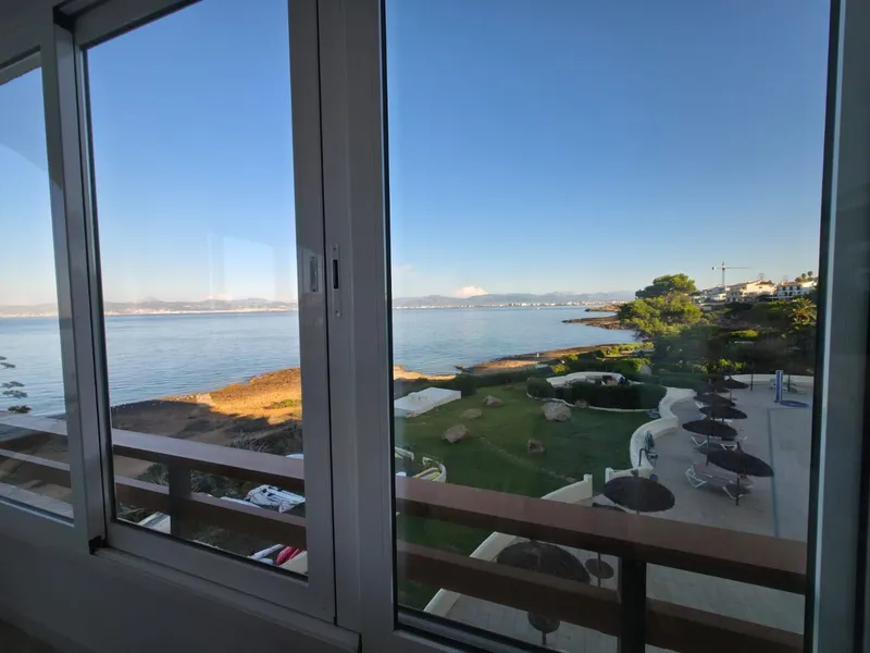Apartment in Cala Blava facing the sea, for temporary rent. — photo 5