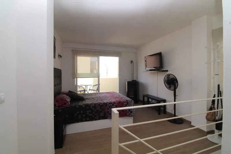 Renovated 120m² Maisonette with 5 bedrooms and terrace for sale — photo 7