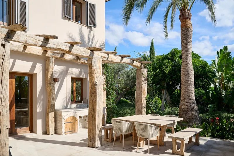 Exclusive Mediterranean family villa with tropical garden - Marcel Remus Real Estate — photo 6