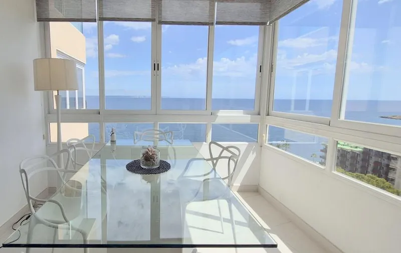 Front line 2 bedroom modern apartment with sea views — photo 1