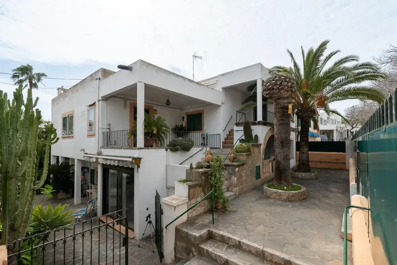Semi-detached house with garden, terraces and solarium in the heart of Portals Nous — photo 1