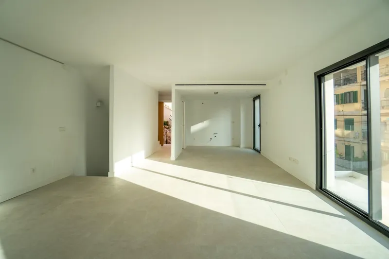 Modern-style villa in Genoa — photo 2