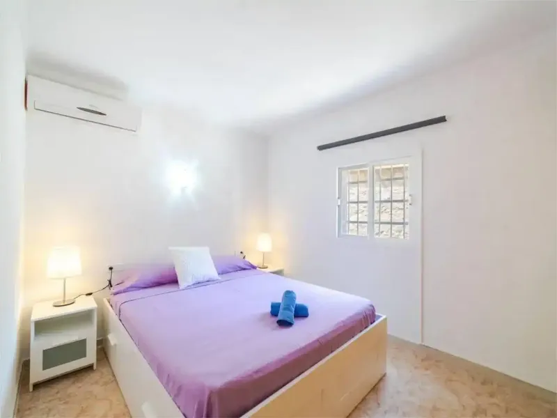 Villa de 150 m² en 2 plantas adecvada para 6 adultos. Con mobiliario muy funcional y confortable: comedor abierto grande con ventanal con me — photo 12