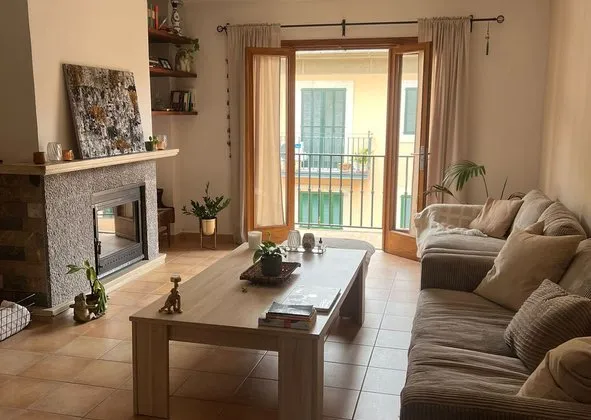Flat / apartment in Calle Ses Barreres, 50, Alaró — photo 1