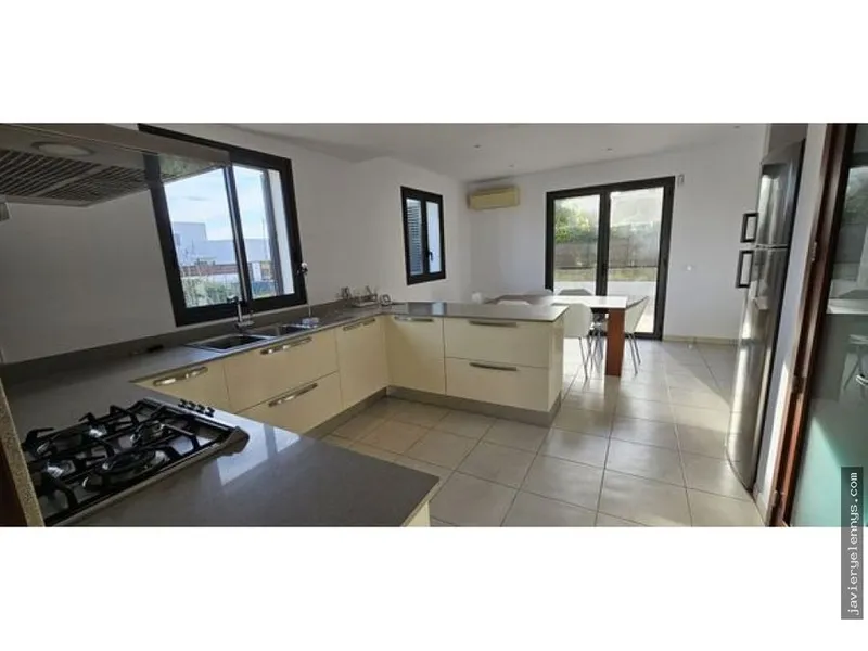 Rental of independent house or villa on Calle de ses Rondaies — photo 1