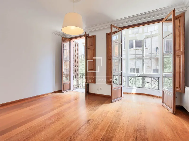 156m² apartment with 8m² terrace for sale in Palma de Mallorca — photo 1