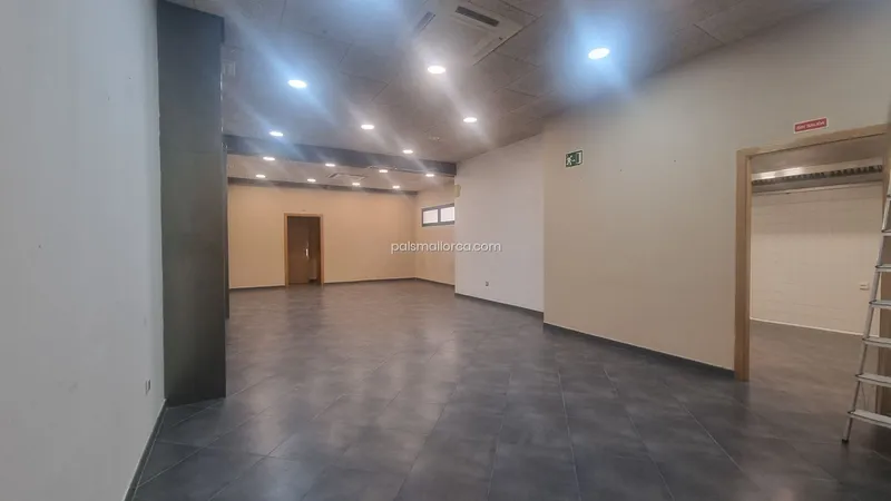 Commercial property in Llucmajor — photo 1