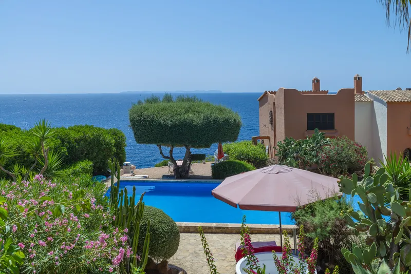 Beautiful townhouse for sale in a prime location with stunning ocean views of the island of Cabrera in Cala Pi — photo 1