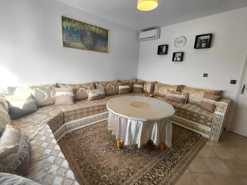 If you are looking for a smart investment or a solution for two families who want to live together but with total independence, this property — photo 1