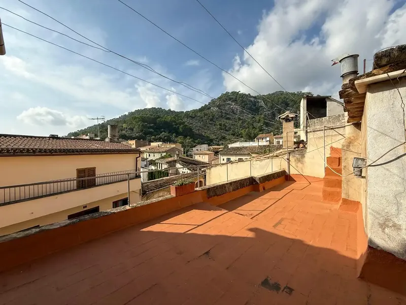 Discover this fantastic Mediterranean-style home in the charming village of Caimari, located at the foot of the majestic Sierra de — photo 11