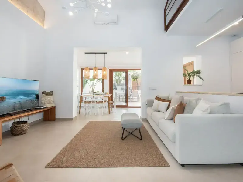 Vivienda unifamiliar con LICENCIA DE ALQUILER VACACIONAL (ETV) en Colonia de Sant Jordi de aproximadamente unos 110m2 interiores y aproximad — photo 5