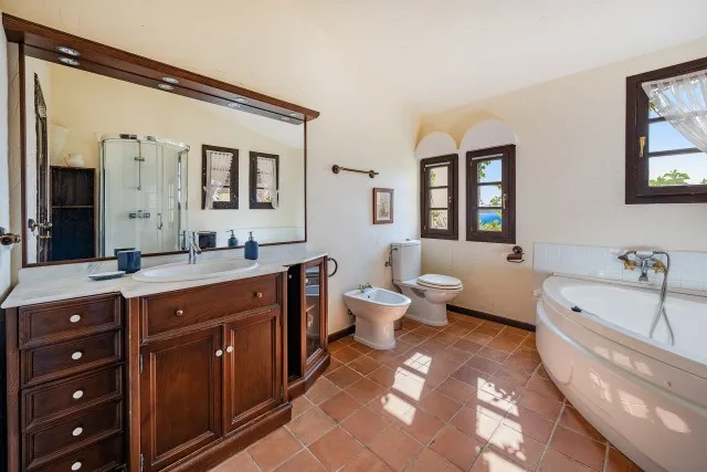 Charming villa for sale in Alcanada, Northeast Mallorca — photo 12