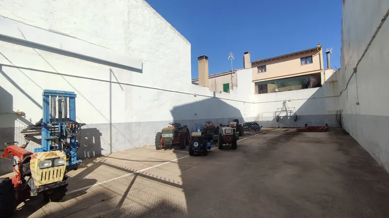 Buildable urban plot of 154 m2 in Santa Margalida — photo 1