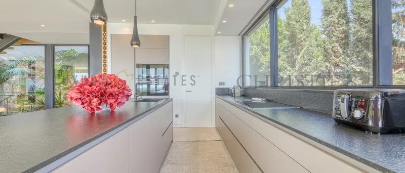 Contemporary villa in Sa Cabaneta with panoramic sea and mountain views — photo 5