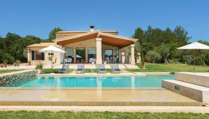 Luxury property with sw... — photo 6