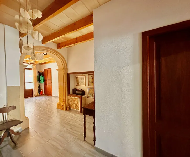 Renovated Townhouse — photo 4