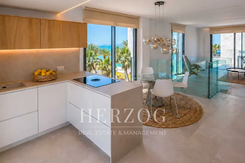 Exclusive new-build penthouse with private pool and sea views in Playa de Palma — photo 5