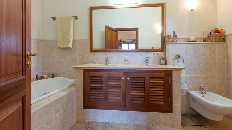 Idyllic finca in Santanyi with Mallorcan charm and panoramic views — photo 10