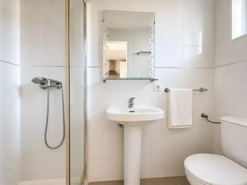 Se presenta este acogedor y funcional estudio situado en Palmanova, Mallorca, en una ubicación privilegiada a tan solo 50 metros de la playa — photo 6