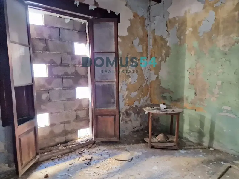 Opportunity to acquire a central Mallorcan house to completely renovate in Sa Pobla. It has 249 square meters built on a — photo 8