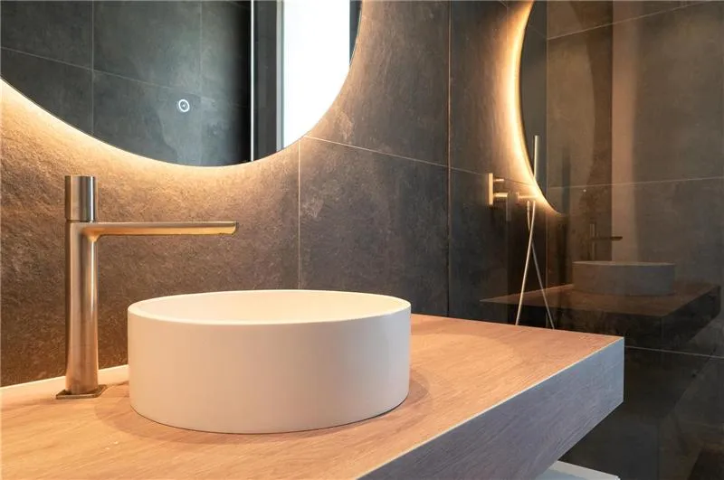Newly built detached house with a large swimming pool on a 1,050 m² plot — photo 10