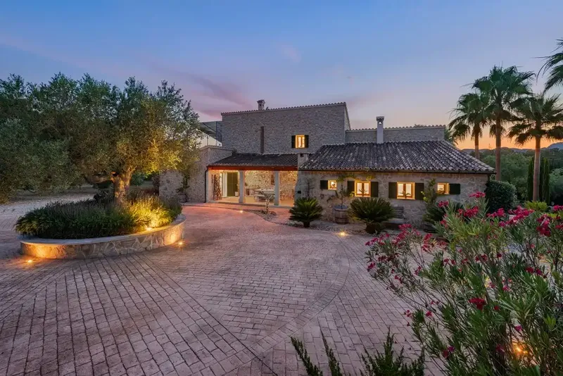 This picturesque dream house is for sale in Jornets, Sencelles, a traditional Spanish village located in the countryside — photo 12